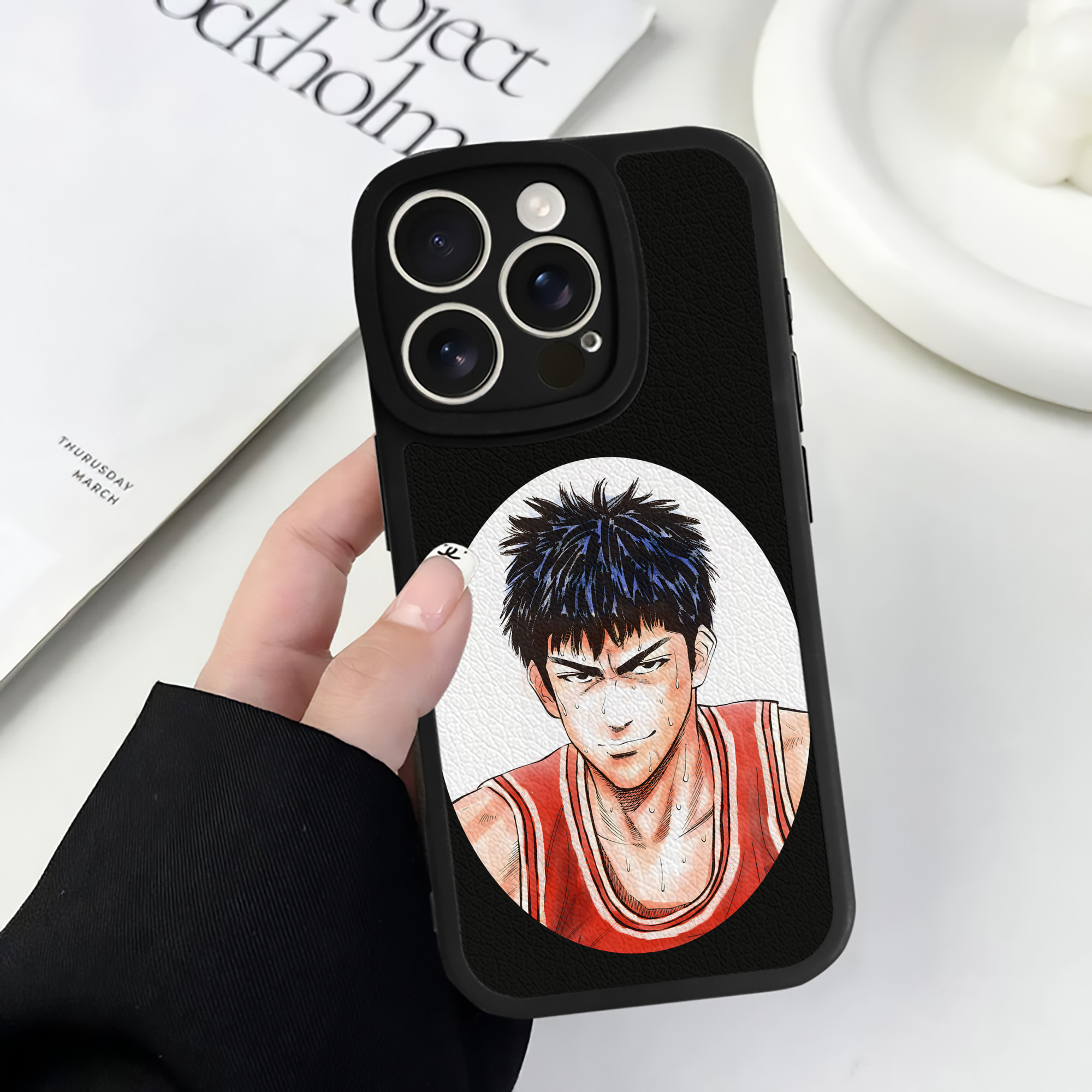 （画像用） SLAM DUNK／スラムダンク 【iPhone 16シリーズ対応】シリコンスマホケース（レザー調） 材質：シリコン